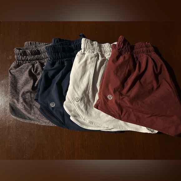 Lululemon hotty hot shorts - Picture 2 of 2